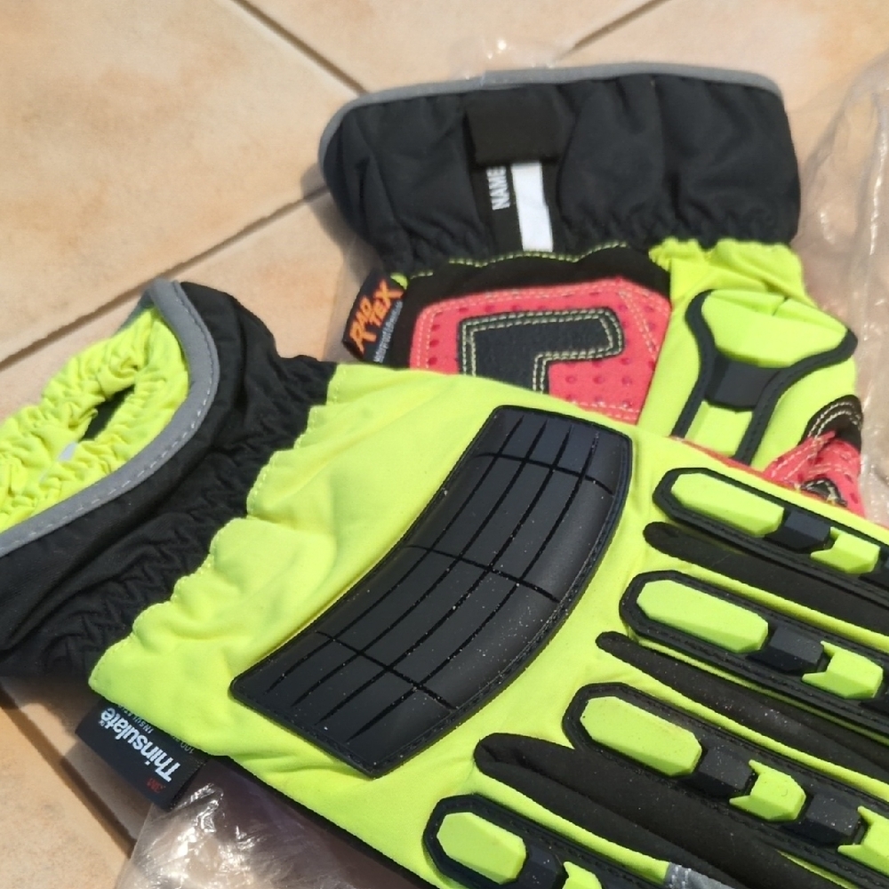 Thinsulate Insulated Neon Yellow and Black Gloves Medium New